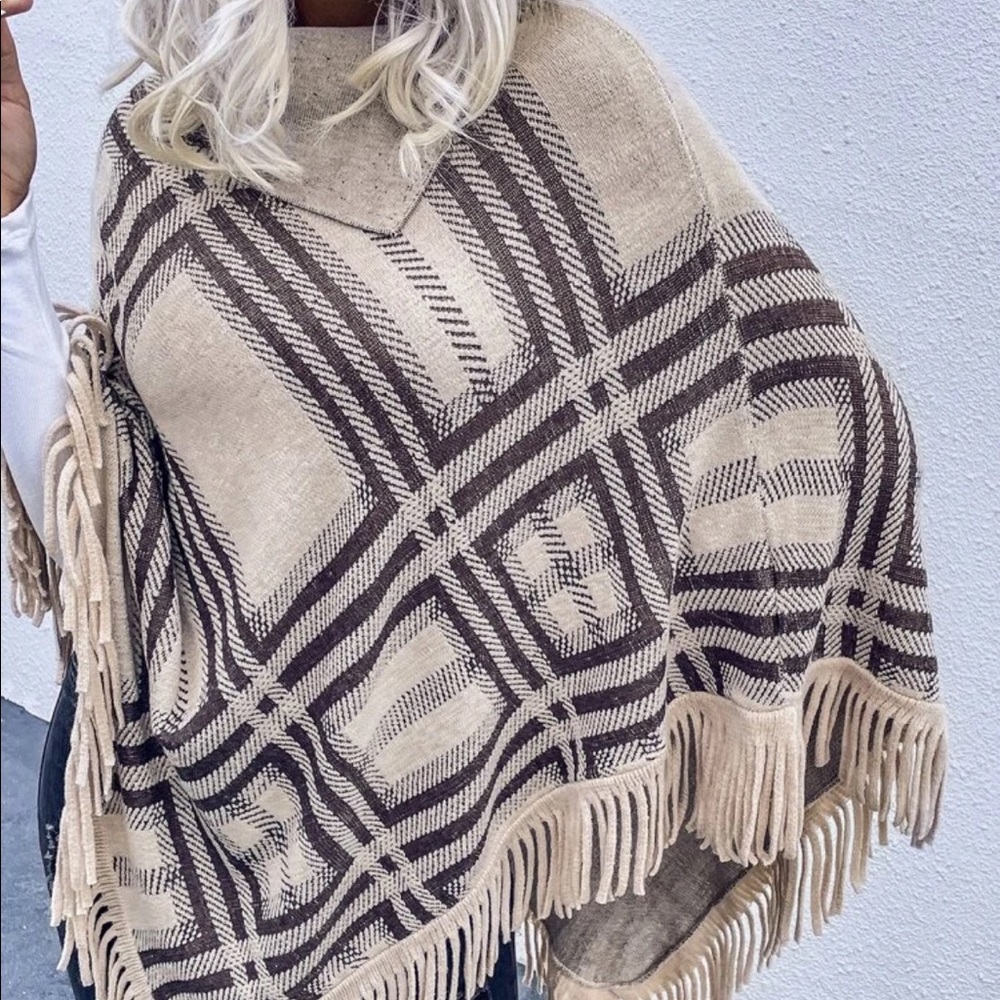 Boho fringe poncho - Picture 3 of 6